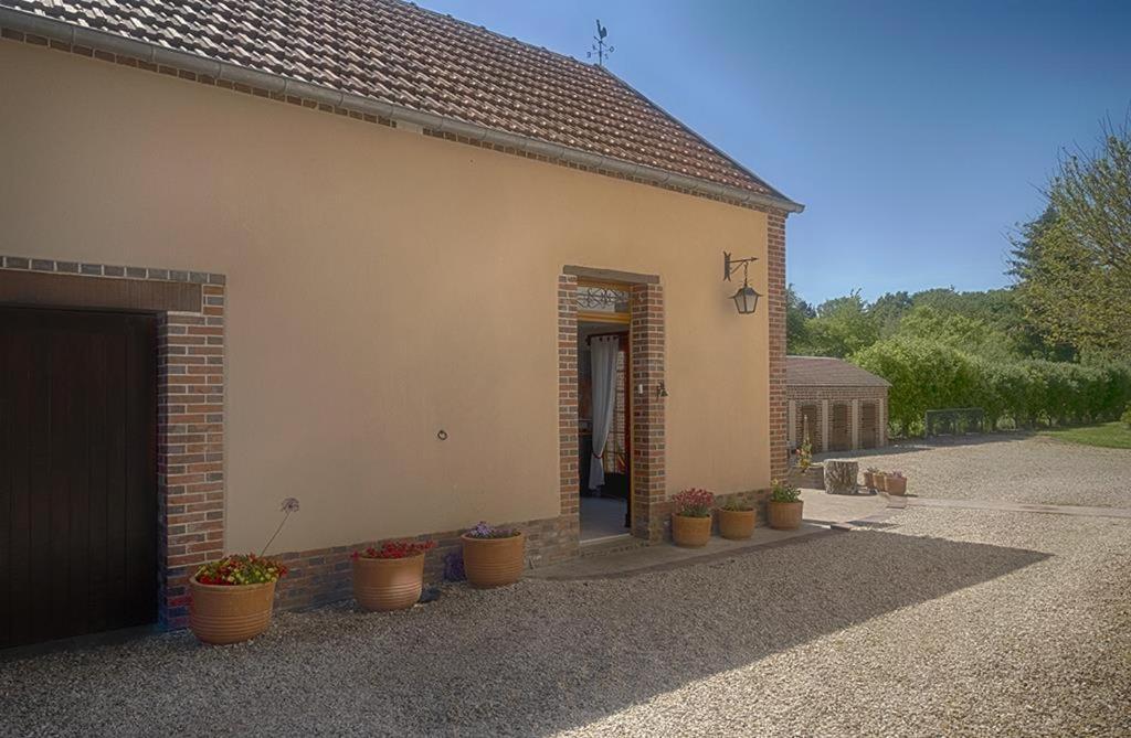 Le Logis Du Regisseur Bed and Breakfast Charny-Oree-de-Puisaye Eksteriør billede
